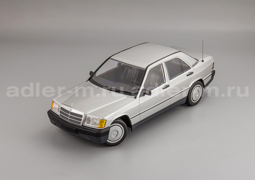 MINICHAMPS 1:18 Mercedes-Benz 190E (W201) - 1982 (silver) 155037004