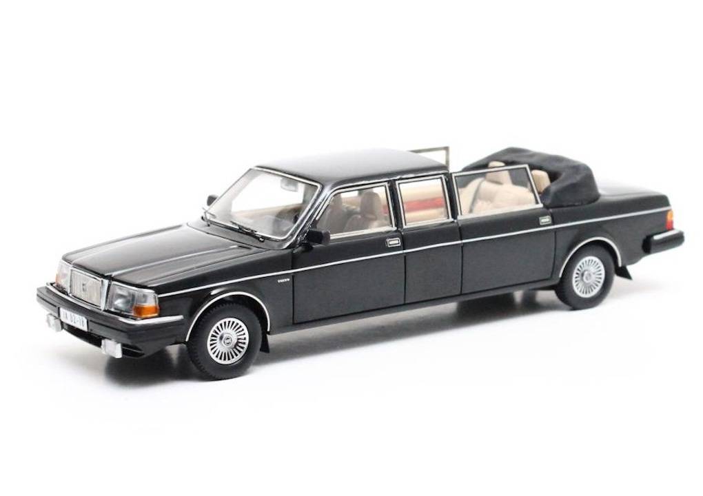 MATRIX 1:43 Volvo 264 Nilsson Landaulette DDR 1981 (black) MX42106-011