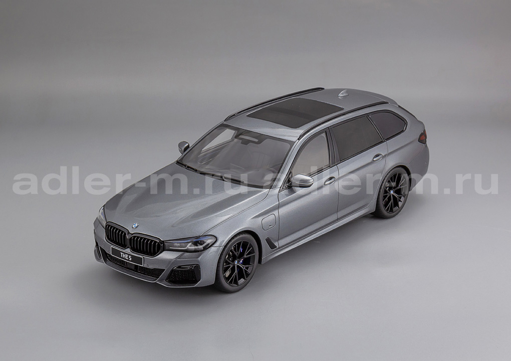 GT SPIRIT 1:18 BMW 530E XDrive M Sport Touring - 2023 (grey) GT485