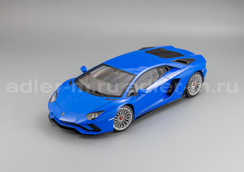 AUTOART 1:18 Lamborghini Aventador S - 2017 (pearl blue) 79134