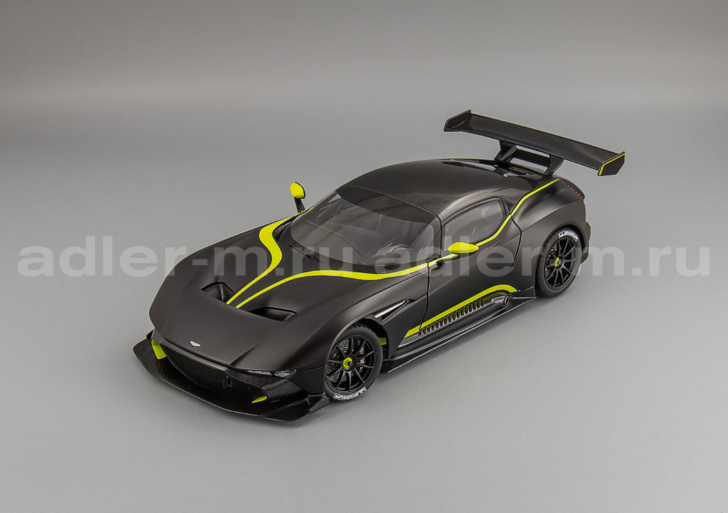 AUTOART 1:18 Aston Martin Vulcan - 2015 (matt black with lime green stripes) 70262