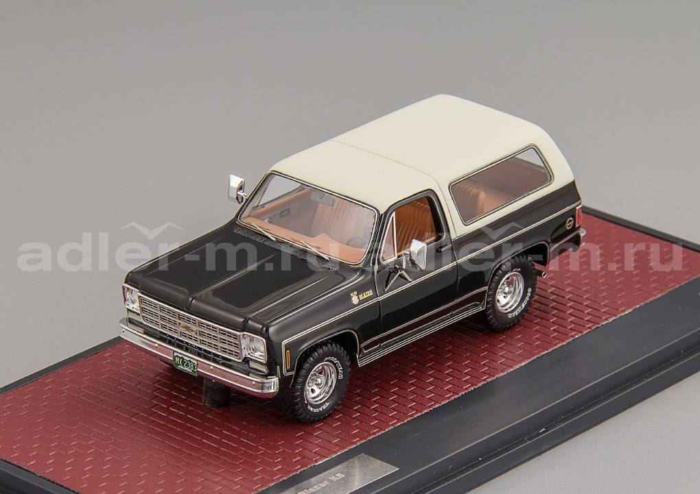 MATRIX 1:43 Chevrolet Blazer K5 4х4 - 1978 (black / white) MX20302-383
