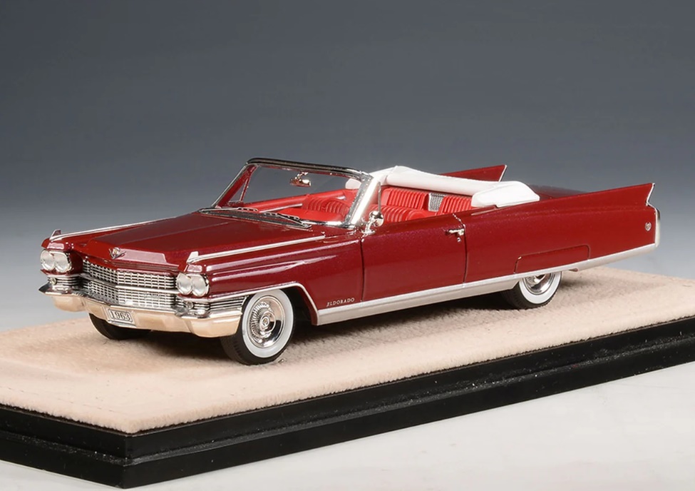 GLM + STAMP MODELS 1:43 Cadillac Eldorado Biarritz Open roof - 1963 (Matador red met.) STM63003