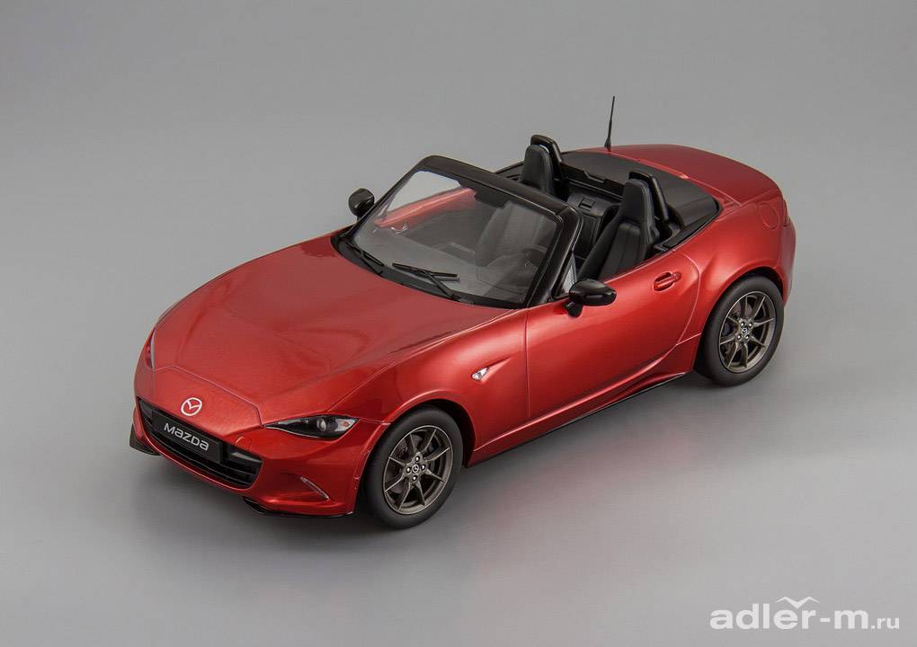 TRIPLE9 1:18 Mazda MX-5 with removable soft top 2015 (no opening doors) (red) T9-1800195