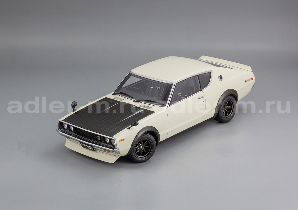 AUTOART 1:18 Nissan Skyline 2000 GT-R (KPGC110) Tuned Version "Carbon black bonnet" (white) 77478