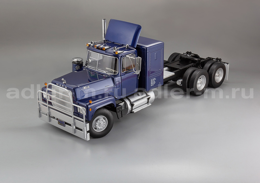 ROAD KINGS 1:18 Mack RL700L - 1974 (bluemetallic) RK180172