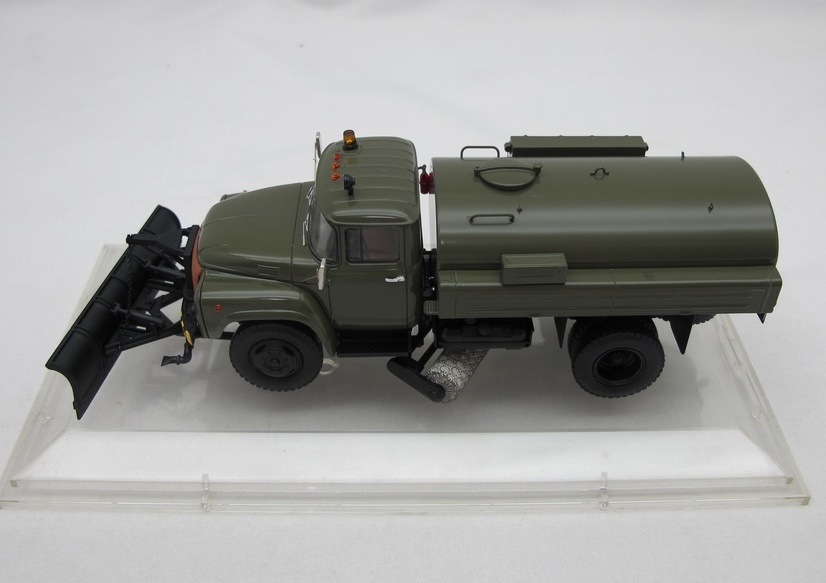 DIP MODELS 1:43 Аэродромная Комбинированная Поливомоечная Машина «АКПМ-3» - 1986 г. 113069