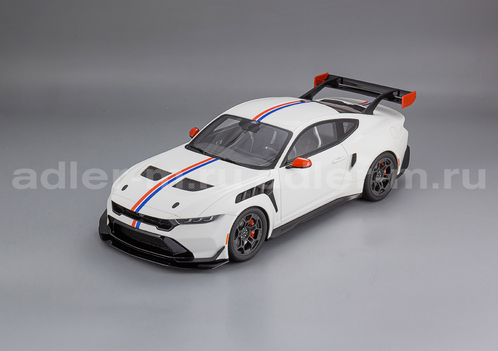 GT SPIRIT 1:18 Ford Mustang GTD "Spirit of America" Performace - 2025 (white) GT956
