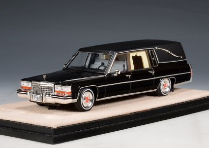 GLM + STAMP MODELS 1:43 Cadillac Superior Hearse - 1980 (black) GLM80801