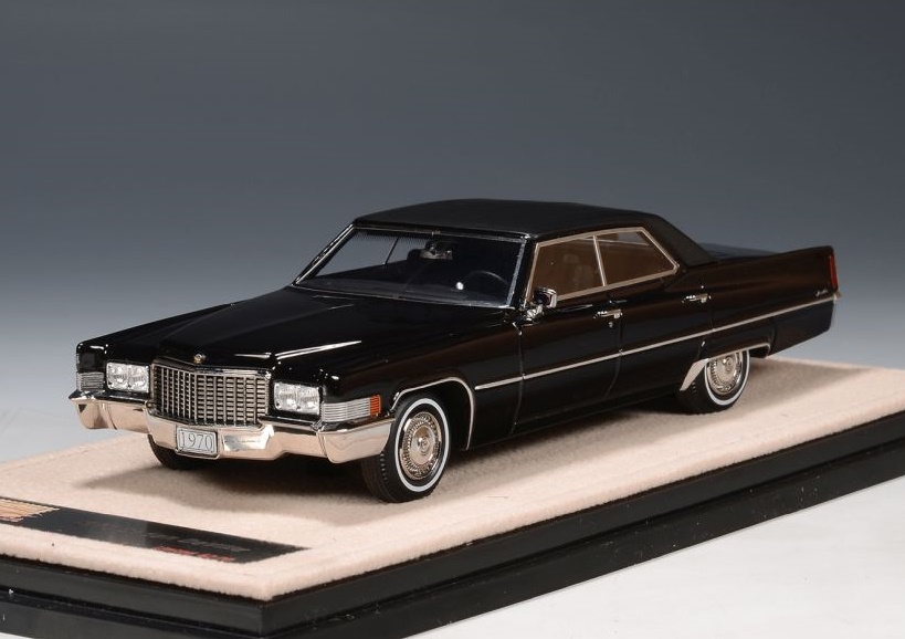 GLM + STAMP MODELS 1:43 Cadillac Sedan de Ville - 1970 (black) STM70505