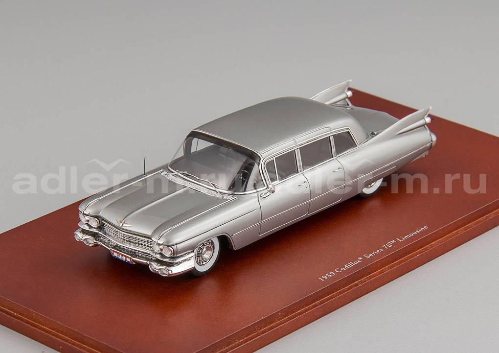 TRUESCALE MINIATURES 1:43 Cadillac Series 75 Limousine 1959 (silver) TSM114336