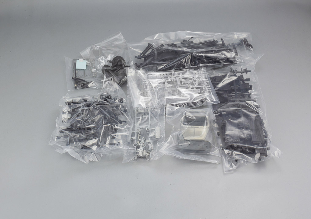 DIP MODELS 1:43 Набор деталей для сборки модели "Грузовик тип 52-04" (с бор. кузовом). С боксом 505201