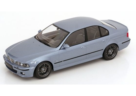 KK SCALE 1:18 BMW M5 E39 - 1998 (silverstone-blue metallic) KKDC181622