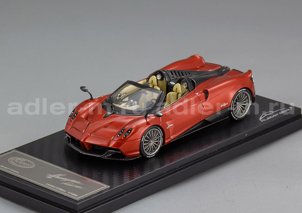 ALMOSTREAL 1:43 Pagani Huayra Roadster - 2017 (red met) ALM450301