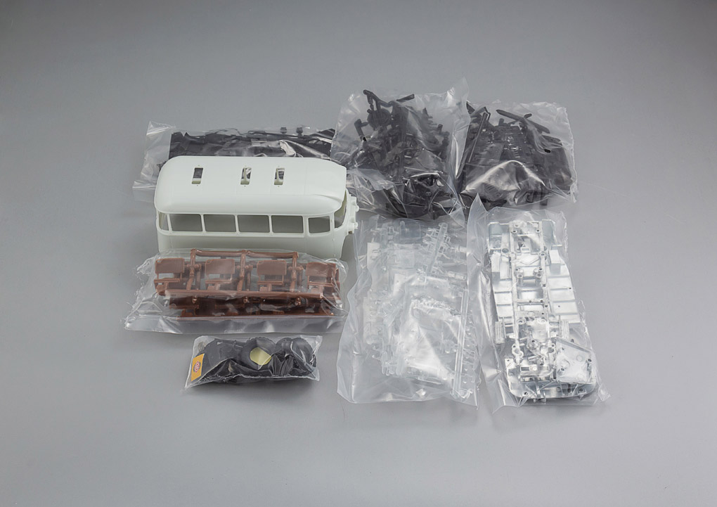 DIP MODELS 1:43 Набор деталей для сборки модели автобуса «685» 1977 года 568502
