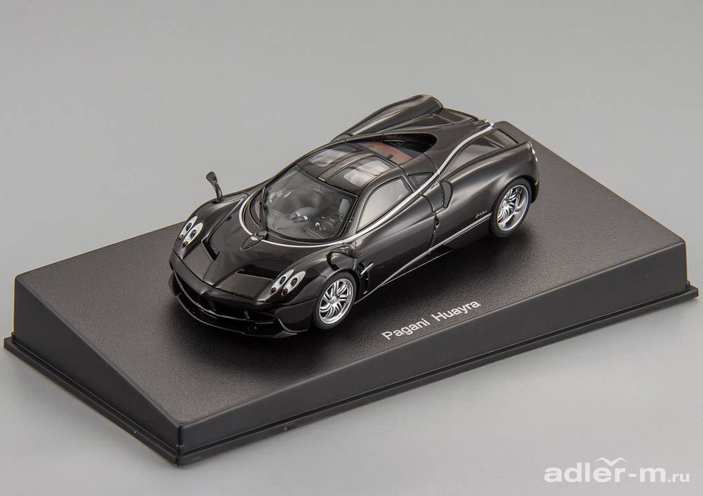 AUTOART 1:43 Pagani Huayra 2011 (black, silver stripes) 58209