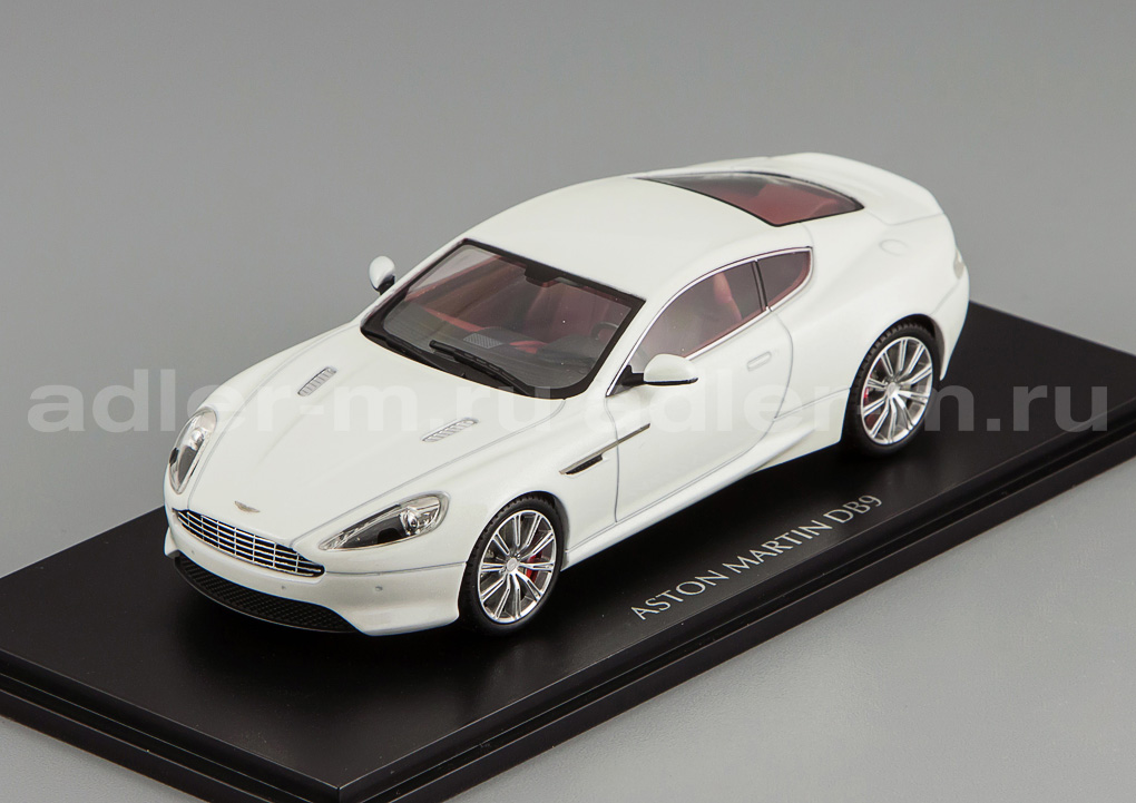 KYOSHO 1:43 Aston Martin DB9 (stratus white, interior: chancellor red) 05591SW