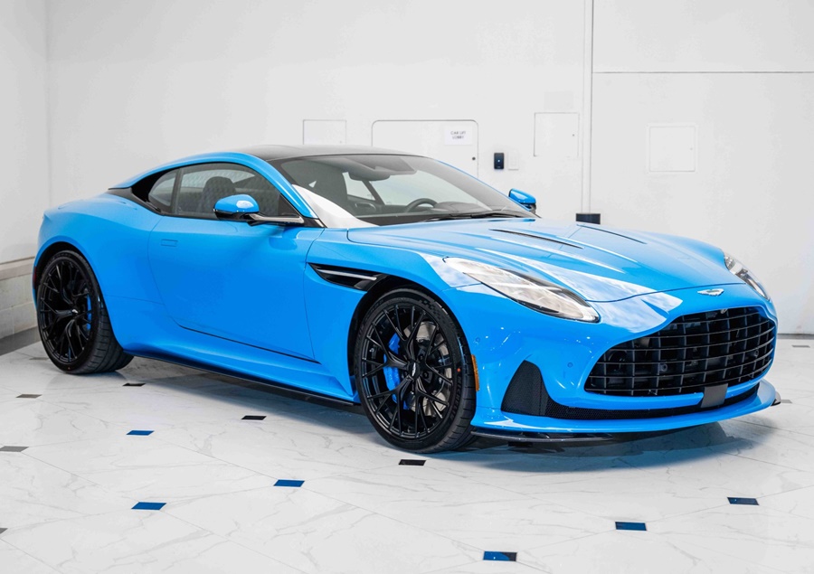 AUTOART 1:18 Aston Martin DBS 770 Ultimate (elwood blue) 70238