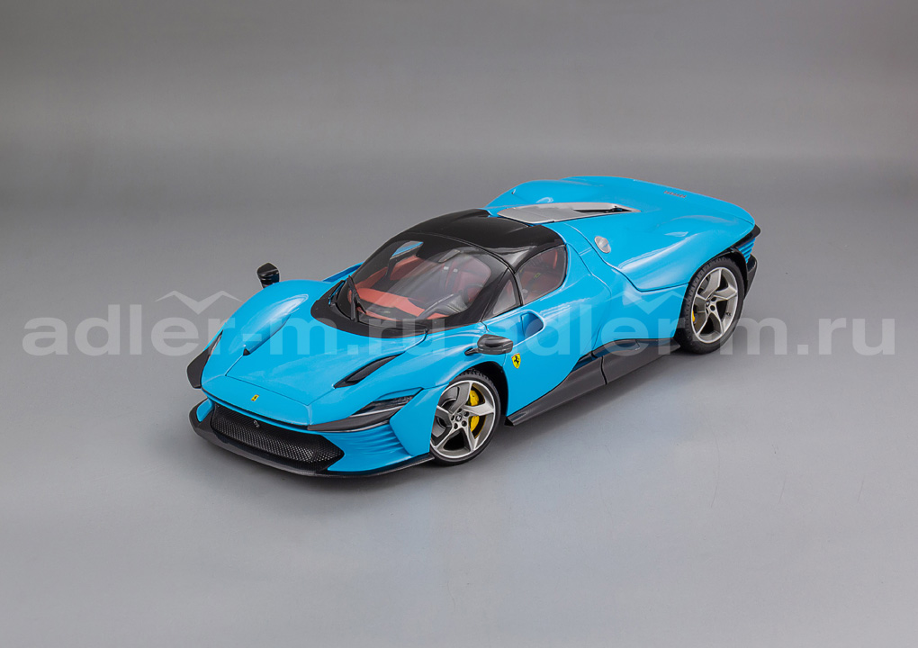 BBURAGO 1:18 Ferrari Daytona SP3 Closed - 2022 (с боксом) (baby blue) BU16920BL-VET