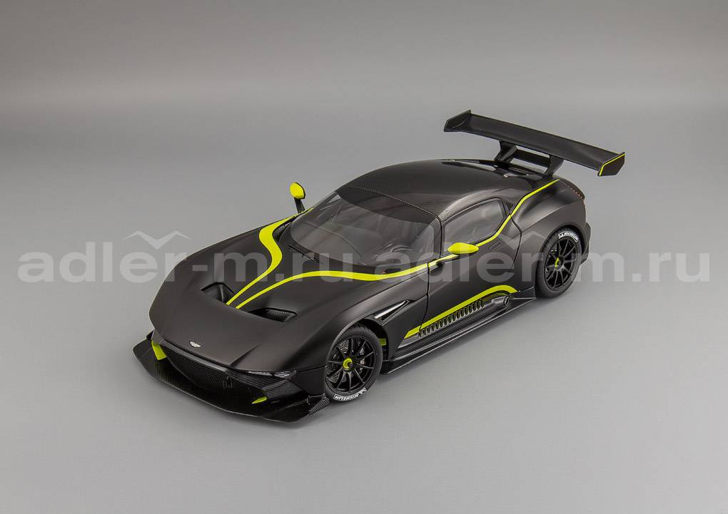 AUTOART 1:18 Aston Martin Vulcan - 2015 (matt black with lime green stripes) 70262