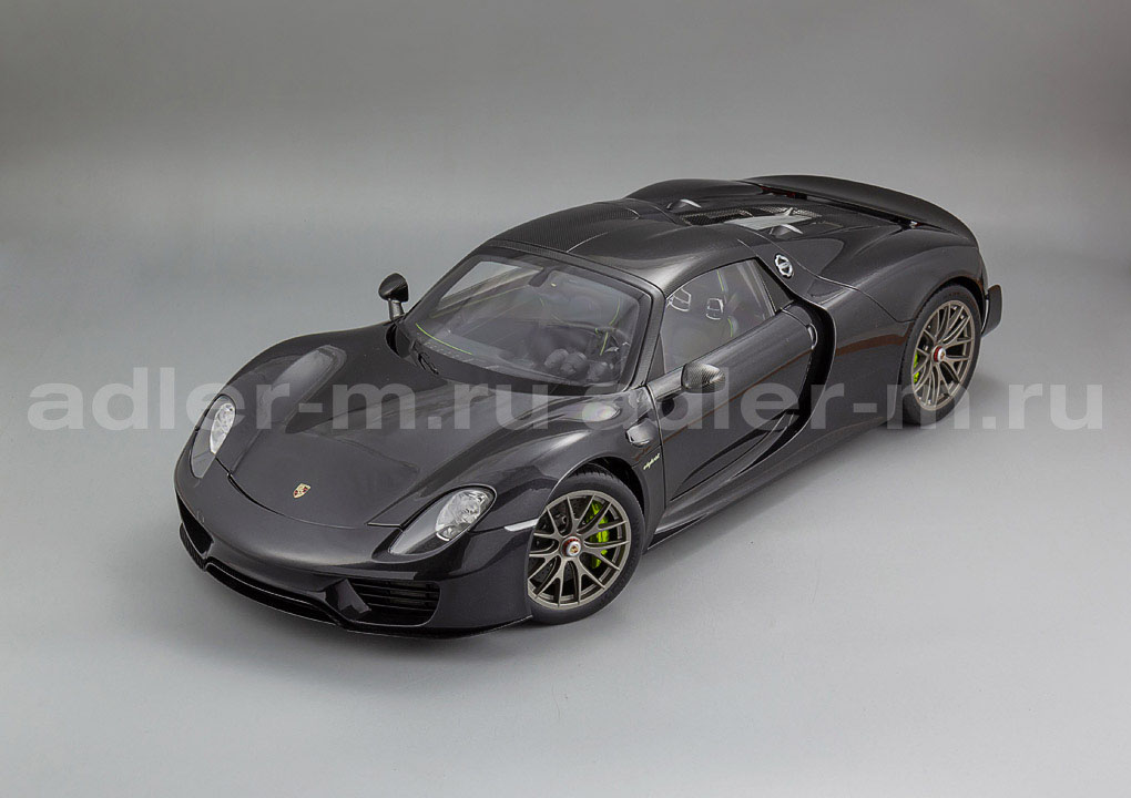 AUTOART 1:12 Porsche 918 Spyder Weisach package (black) 12121