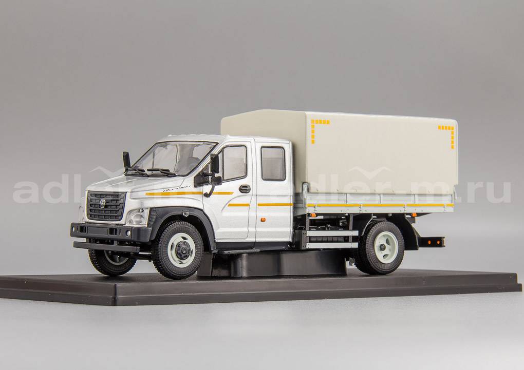 НАШ АВТОПРОМ 1:43 Горьковский автомобиль C42R31 (серебристый) H231.1