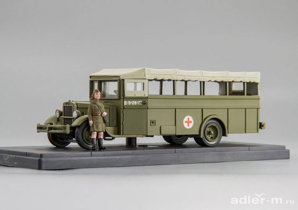 MINICLASSIC 1:43 Московский автомобиль 8 санитарный с тентом и фигуркой ZIS0803ф