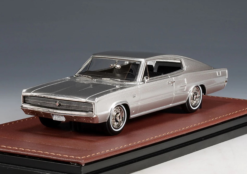 GLM + STAMP MODELS 1:43 Dodge Charger - 1967 (silver met.) GLM190903