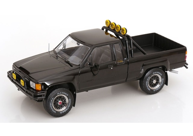 KK SCALE 1:18 Toyota Truck Xtra Cab 4x4 (Hilux) - 1985 (Back to the Future III "look alike") (black) KKDC181561