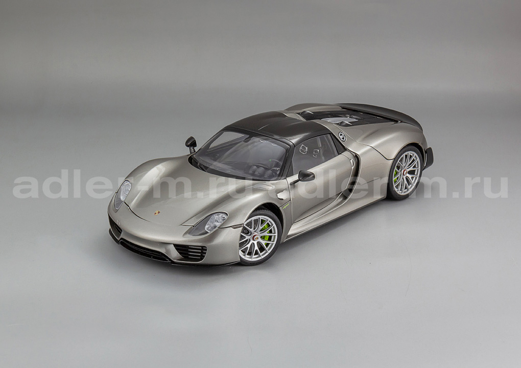 AUTOART 1:18 Porsche 918 Spyder Weissach Package 2013 (liquid metal silver) 77922