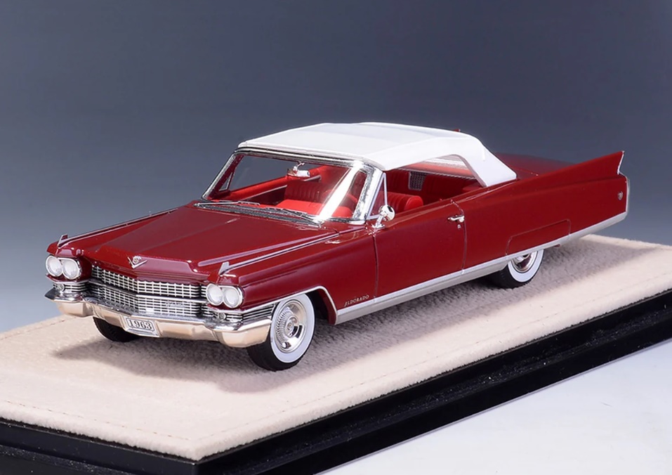 GLM + STAMP MODELS 1:43 Cadillac Eldorado Biarritz Closed roof - 1963 (Matador red met.) STM63004