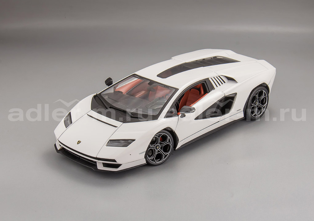 MAISTO 1:18 Lamborghini Countach LPi 800-4 - 2021 (white) M-31459W
