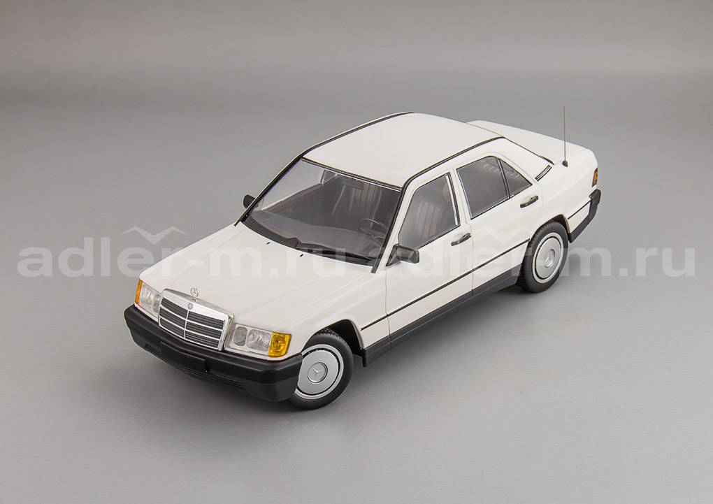MINICHAMPS 1:18 Mercedes-Benz 190E (W201) - 1982 (white) 155037002