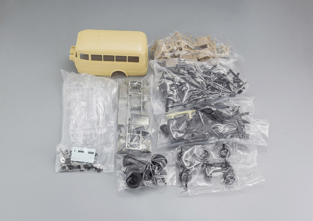DIP MODELS 1:43 Набор деталей для сборки модели Автобуса тип 651, с боксом 565102