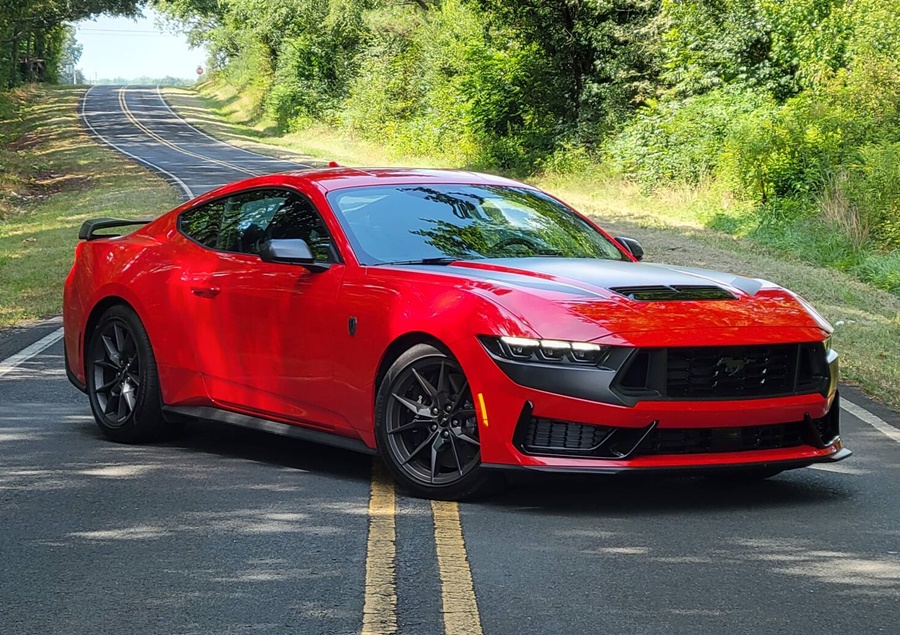 AUTOART 1:18 Ford Mustang Dark Horse - 2024 (race red) 73122