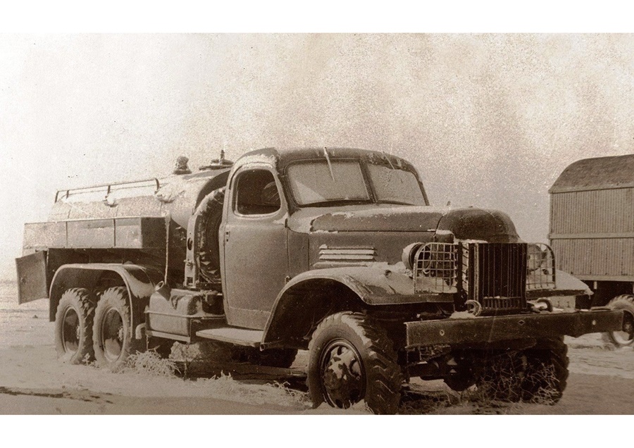 DIP MODELS 1:43 Машина химических войск АРС-12Д "Авторазливочная Станция" 1954 г. (хаки) 115109