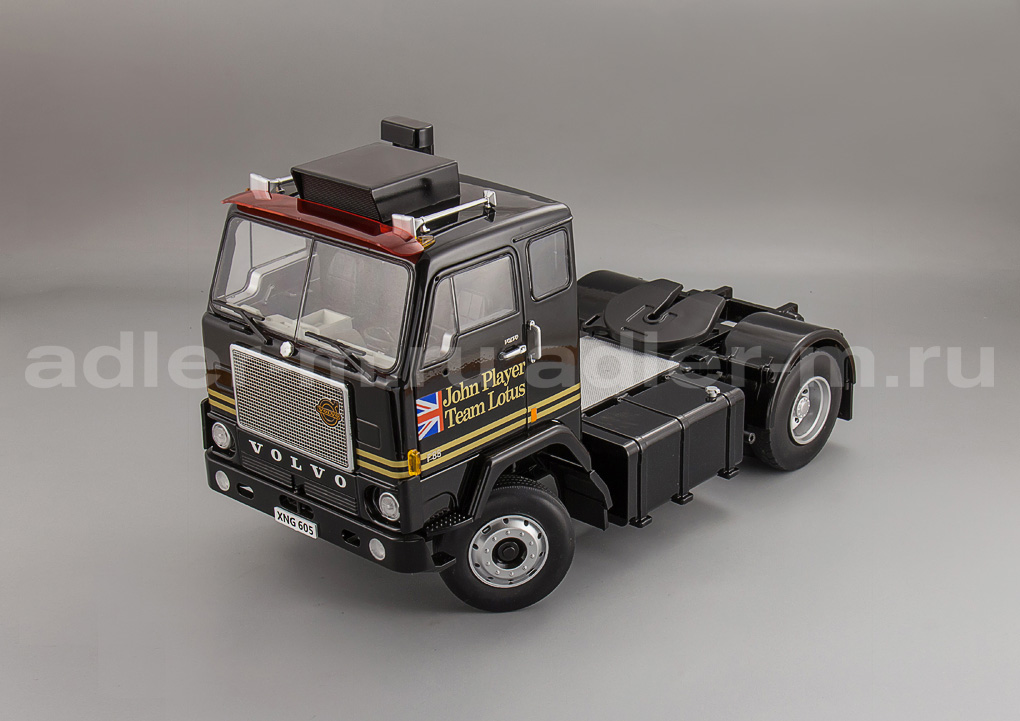 ROAD KINGS 1:18 Volvo F88 Lotus F1 Team JPS 1978 RK180064