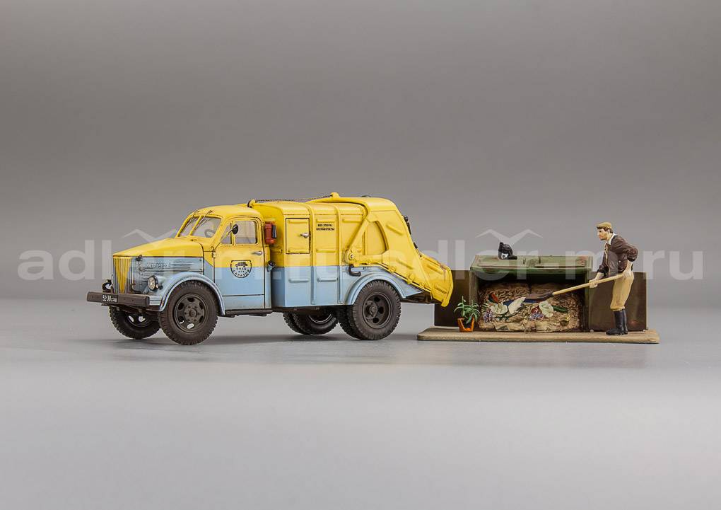 САРЛАБ 1:43 Горьковский автомобиль 51 М-93 и диорама "Уборка мусора" с котом (желтый / голубой) SL-134S5