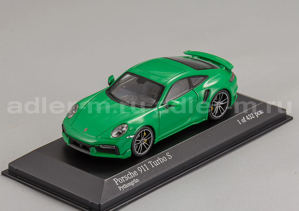 MINICHAMPS 1:43 Porsche 911 (992) Turbo S Coupe Sport Design - 2021 (green) 410060071