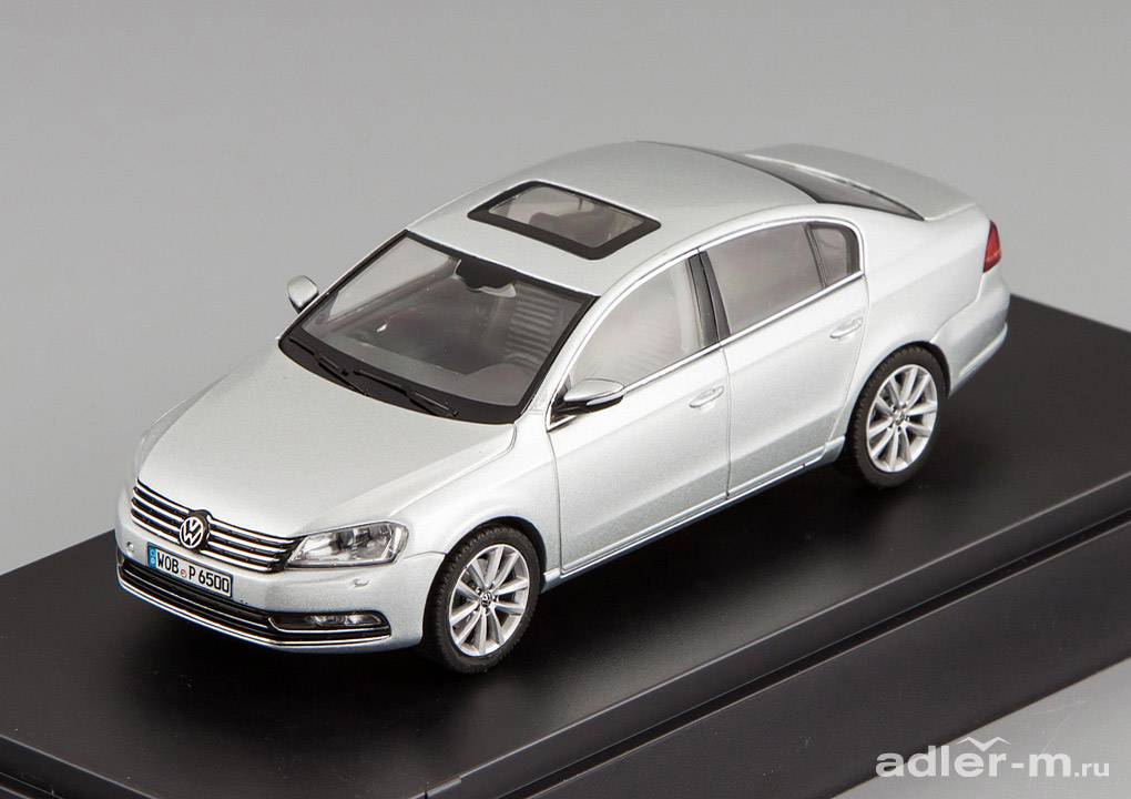 SCHUCO 1:43 Volkswagen Passat Limousine 2010 (silvermet.) 3AE099300A7W