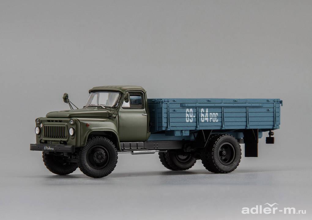 DIP MODELS 1:43 Горьковский автомобиль 53А 1978 (зеленый / синий) 105313