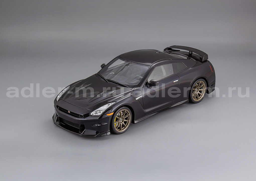 GT SPIRIT 1:18 Nissan GT-R Takumi Edition - 2024 (purple) GT932