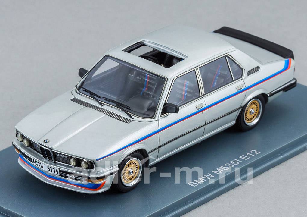 NEO 1:43 BMW M535i (E12) 1978 (silver with stripes) NEO43471