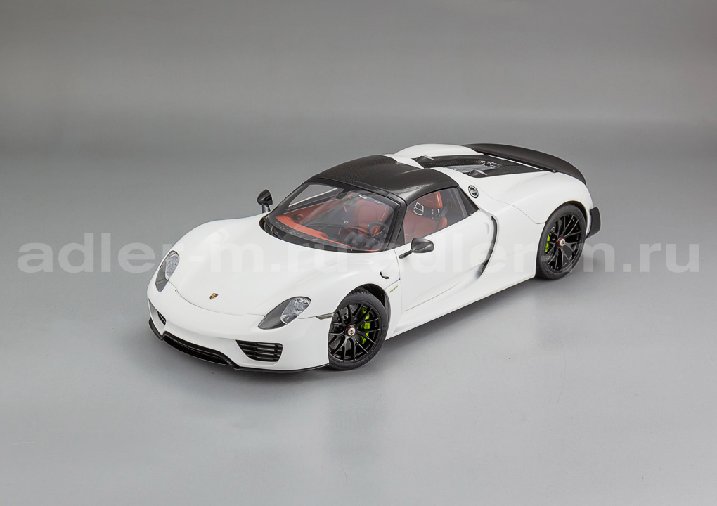 AUTOART 1:18 Porsche 918 Spyder Weissach Package 2013 (white) 77920