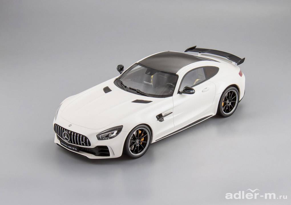 KYOSHO 1:18 Mercedes-AMG GT-R (white) KJ021