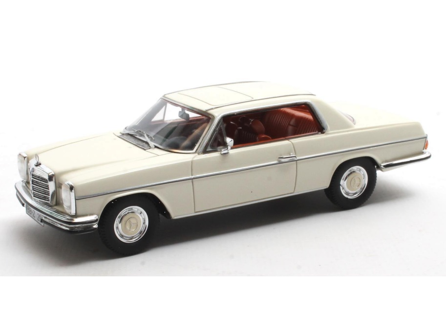 MATRIX 1:43 Mercedes-Benz 250 C (W114) /8 - 1968 (old white) MX11302-241