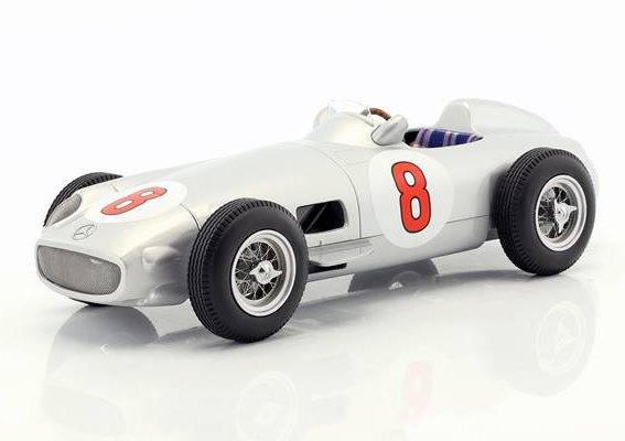 iScale 1:18 Mercedes-Benz W196 - #8 - Fangio Winner Nederland GP World Champion 11800 0000 008
