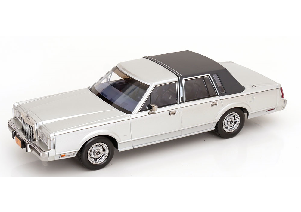 KK SCALE 1:18 Lincoln Town Car - 1985 (из к.ф. "Air") (silver/darkgrey) KKDC181784