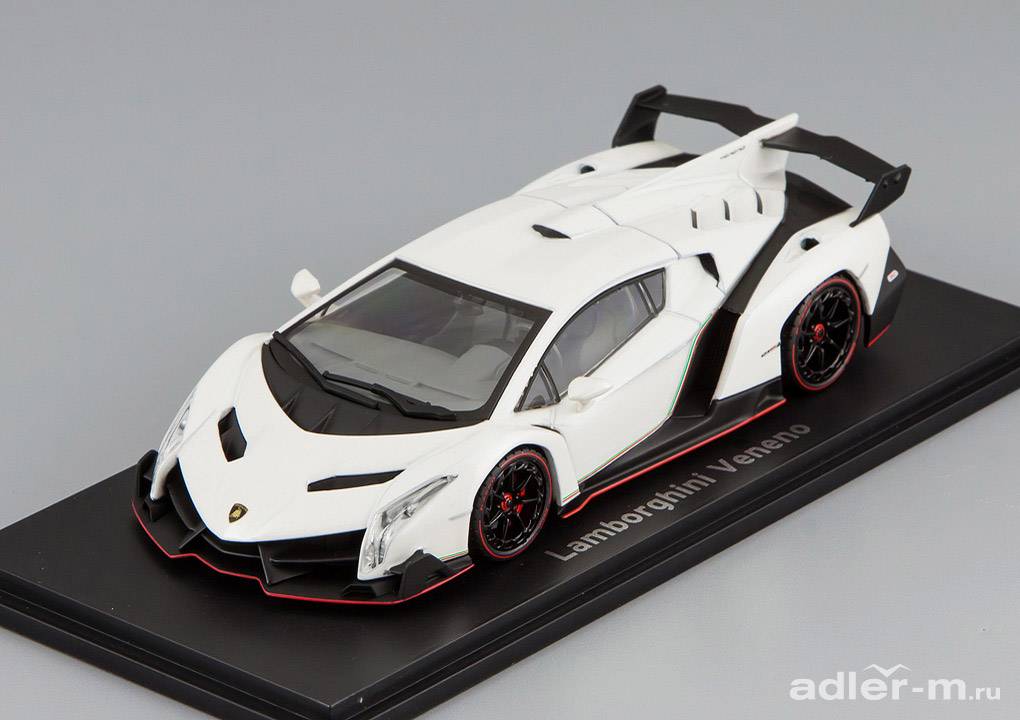 KYOSHO 1:43 Lamborghini Veneno (white with white stripe) 05571W