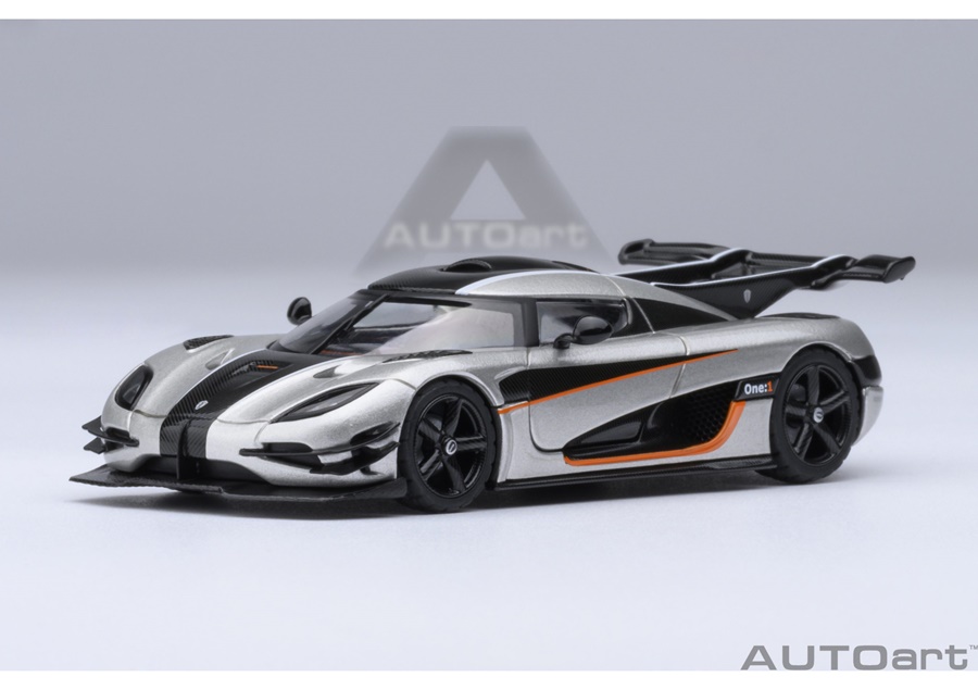 AUTOART 1:64 Koenigsegg One:1 (moon grey/carbon black/orange accents) 20042